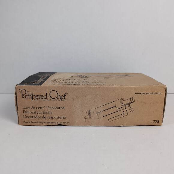 The Pampered Chef Easy Accent Decorator Cake Icing Frosting Kit 6 Tips 1778 - Picture 10 of 14